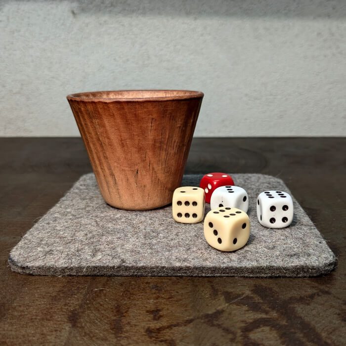 Würfelbecher Set